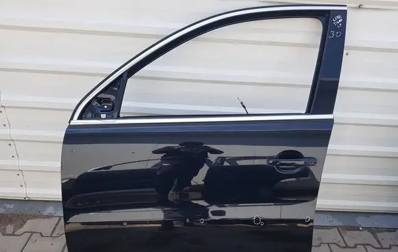 Volkswagen Tiguan Front door 