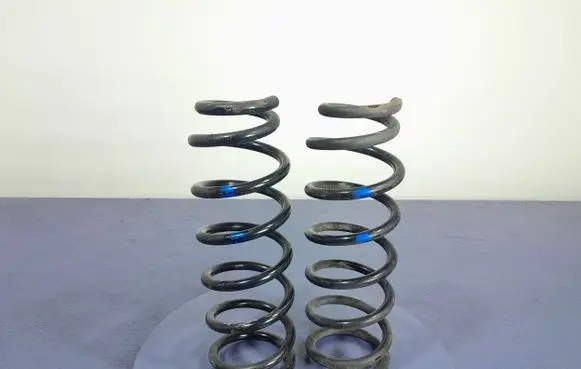 Toyota Prius (NHW20) Rear coil spring