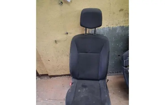 Renault Clio III Front driver seat