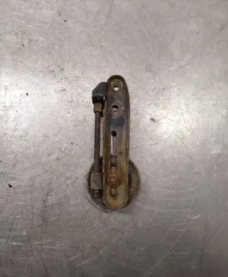 Subaru Forester SF Generator/alternator belt tensioner
