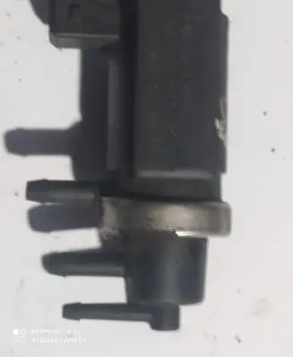 Volkswagen PASSAT B7 Turbo solenoid valve 8D0906627 72190332