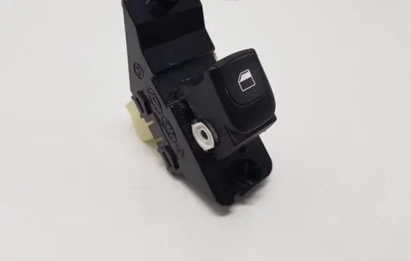 KIA Stonic Electric window control switch 93575H8000 4D65101000