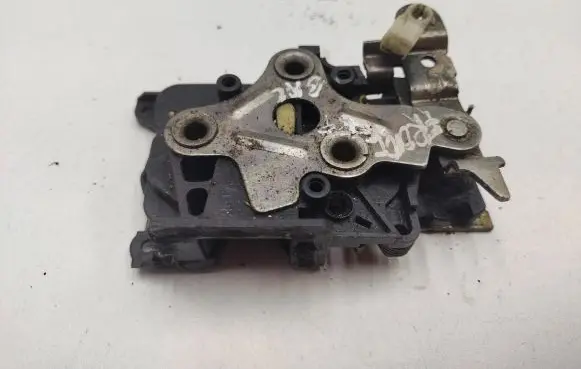 Loading door lock