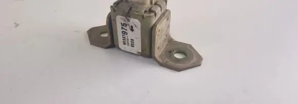 Mitsubishi L200 Airbag deployment crash/impact sensor MR587975