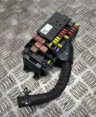 Opel Astra K Fuse module 15513165 20170114