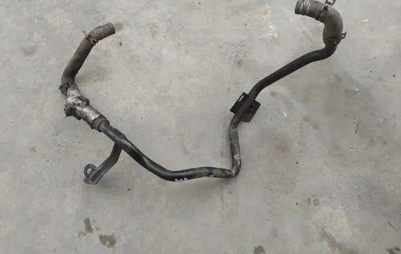 Ford Mondeo MK IV Engine coolant pipe/hose