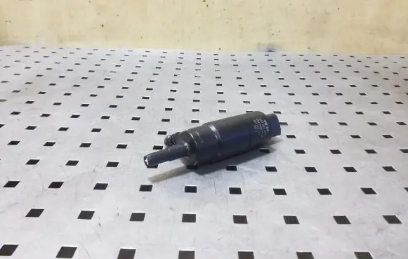 Volkswagen Touareg II Headlight washer pump 3B7955681