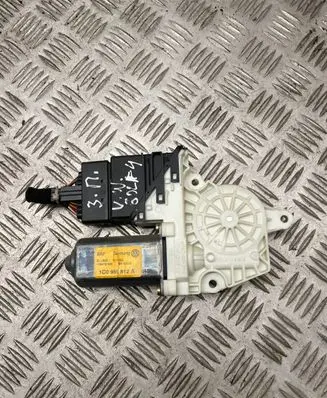 Volkswagen Golf IV Rear door window regulator motor 1C0959812A