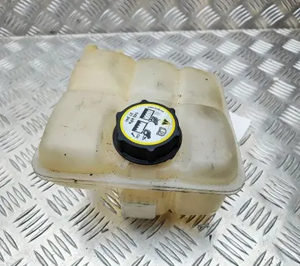 Ford Focus Coolant expansion tank/reservoir 8V618K213A 8V618K213D