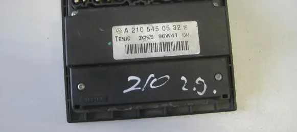 Mercedes-Benz E W210 Fan control module A2105450532