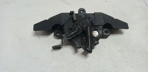 Toyota Corolla E120 E130 Engine bonnet/hood lock/catch