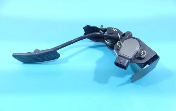 Toyota Corolla Verso E121 Accelerator throttle pedal 89281-52021 IMPRK1307814