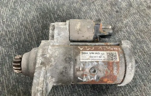 Volkswagen Polo VI Starter motor 02Z911021C