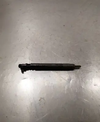 Peugeot 508 Fuel injector embr00101D