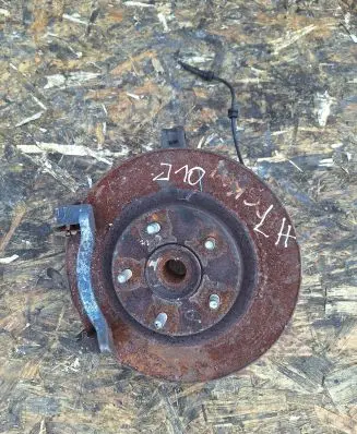 Nissan Qashqai Front wheel hub spindle knuckle