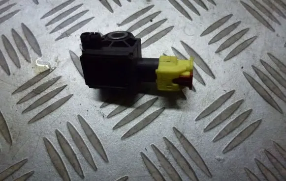 Audi A3 S3 8V Airbag deployment crash/impact sensor 5Q0959352