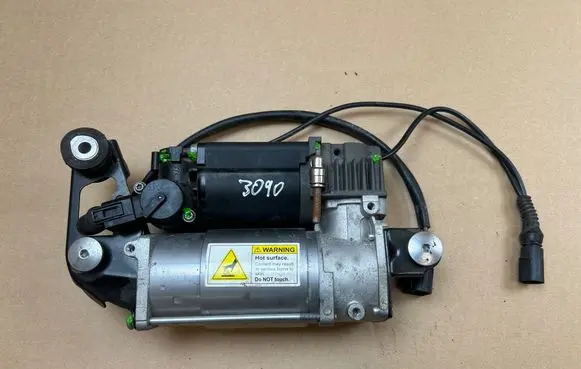Porsche Cayenne (9PA) Air suspension compressor/pump