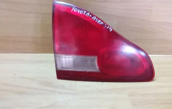 Toyota Avensis Verso Tailgate rear/tail lights