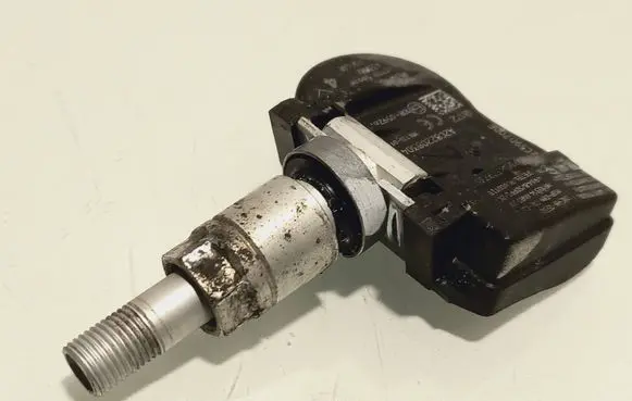 Nissan Qashqai Tire pressure sensor 407005663R A2C82208304