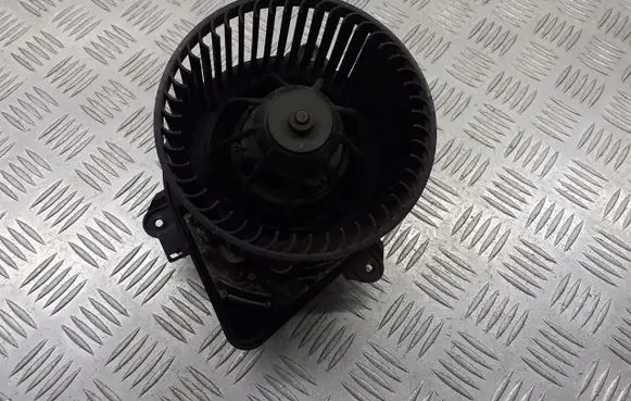 Citroen Berlingo Front door blower motor 030672A