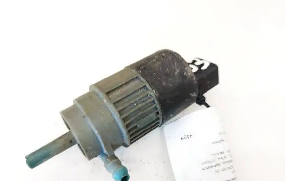 Audi A4 S4 B5 8D Windscreen/windshield washer pump 4A0907440 05020500