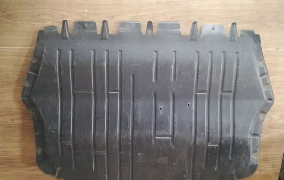 Volkswagen Golf VI Engine splash shield/under tray 1K0825237AG