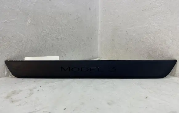 Tesla Model 3 Front sill trim cover 150476300C