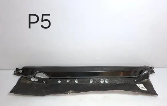 Audi A3 S3 8V Wiper trim 8V0806239 0330717