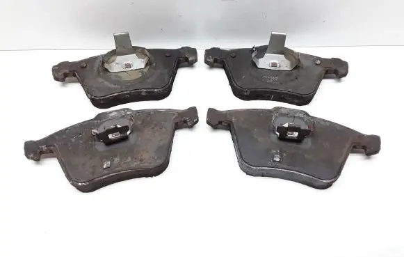 Volvo XC90 Brake pads (front) 