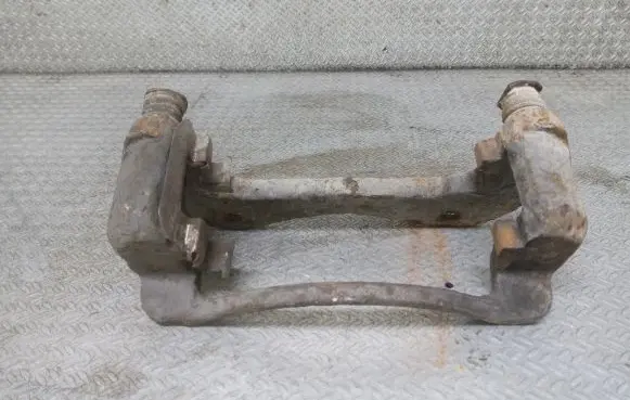 Hyundai Santa Fe Front Brake Caliper Pad/Carrier 