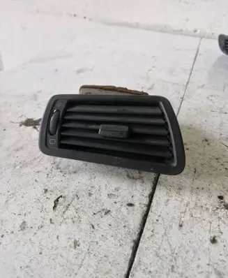 Peugeot 807 Dashboard side air vent grill/cover trim