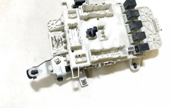 Toyota RAV 4 (XA20) Fuse box set