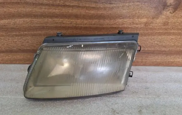 Volkswagen PASSAT B5 Headlight/headlamp