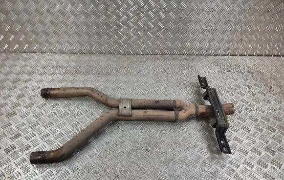 Jaguar F-Pace Muffler pipe connector clamp 