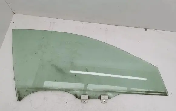 Honda Accord Front door window glass four-door