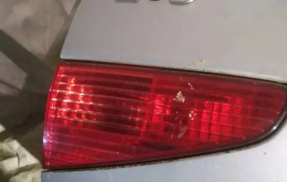 Peugeot 607 Tailgate rear/tail lights