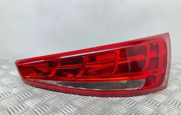 Audi Q3 8U Tailgate rear/tail lights 8U0945094