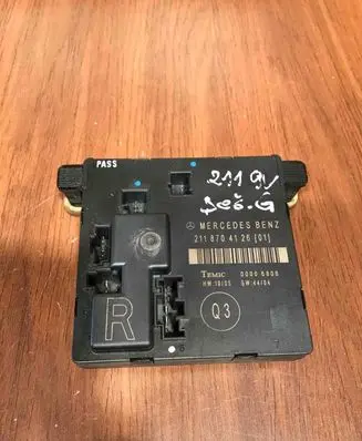 Mercedes-Benz E W211 Door control unit/module 2118704126 00006806