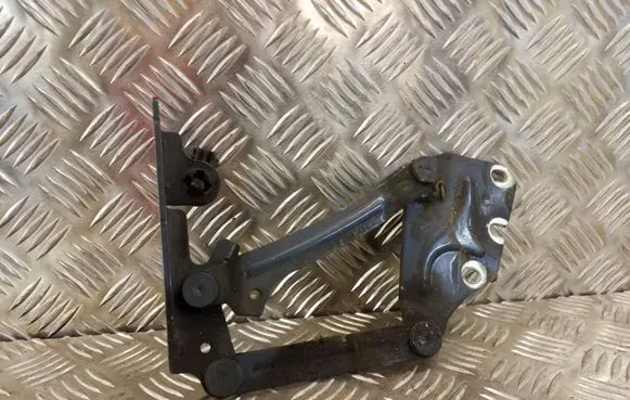 Volkswagen Golf Plus Engine bonnet/hood hinges 5M0823301