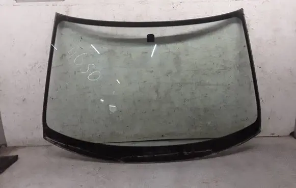 Mitsubishi Outlander Front windscreen/windshield window