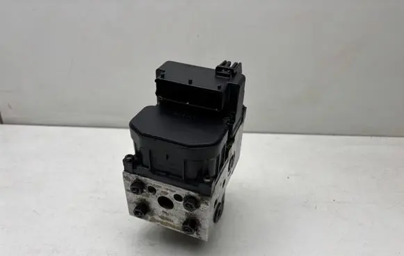 Volkswagen PASSAT B5 ABS Pump 8E0614111AB 0265216559