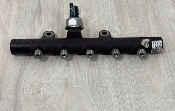 Dacia Duster Fuel main line pipe H8200701600 R9144Z221A