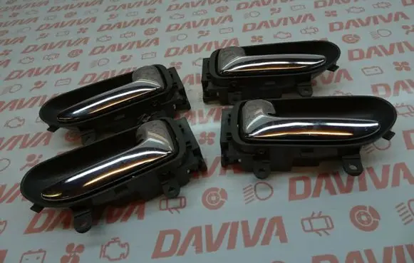 Nissan X-Trail T30 Front door interior handle