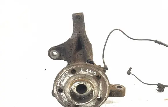 Mercedes-Benz Vito Viano W639 Front wheel hub spindle knuckle 6393320325 K1439