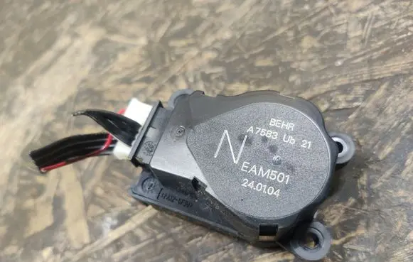 Mercedes-Benz CL C215 Air flap motor/actuator A7583 EAM501