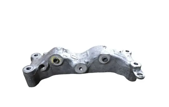 Peugeot 308 Engine mounting bracket 9655923080