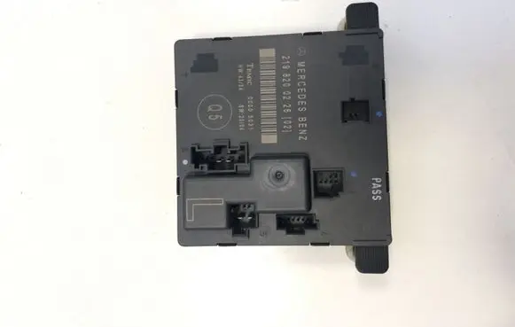 Mercedes-Benz CLS C219 Door control unit/module 2198200226 00005031