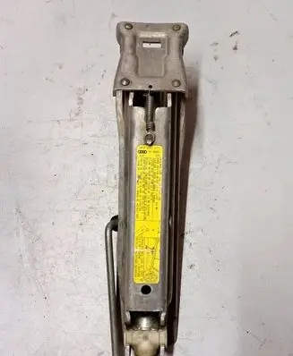 Audi A6 S6 C6 4F Lift Jack 4F0011031