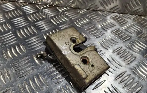 Audi 80 90 B3 Coupe door lock (next to the handle) 893837015C