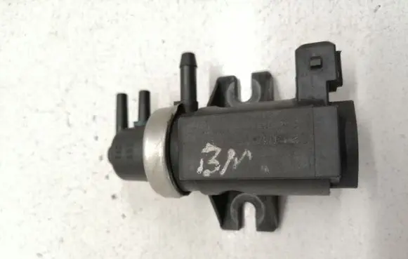 BMW 5 E39 Turbo solenoid valve 72190323